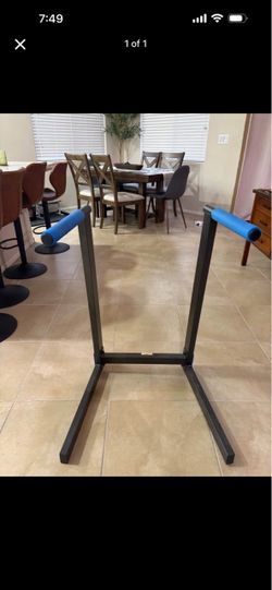 Freestanding Parallel Dip Bars