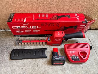 Milwaukee M12 FUEL 8 in. Brushless Hedge trimmer Kit with 4.0 Ah Battery and Charger