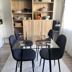 Dining Table W/ 4 Chairs 