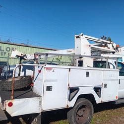 Utility Bed With Crane For Bucket Truck