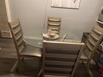 Dining room table n chairs