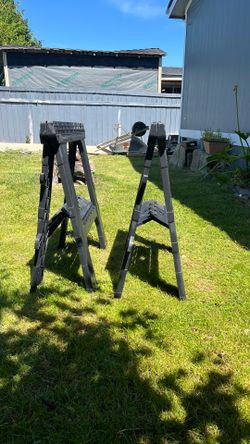 Folding sawhorse two pack