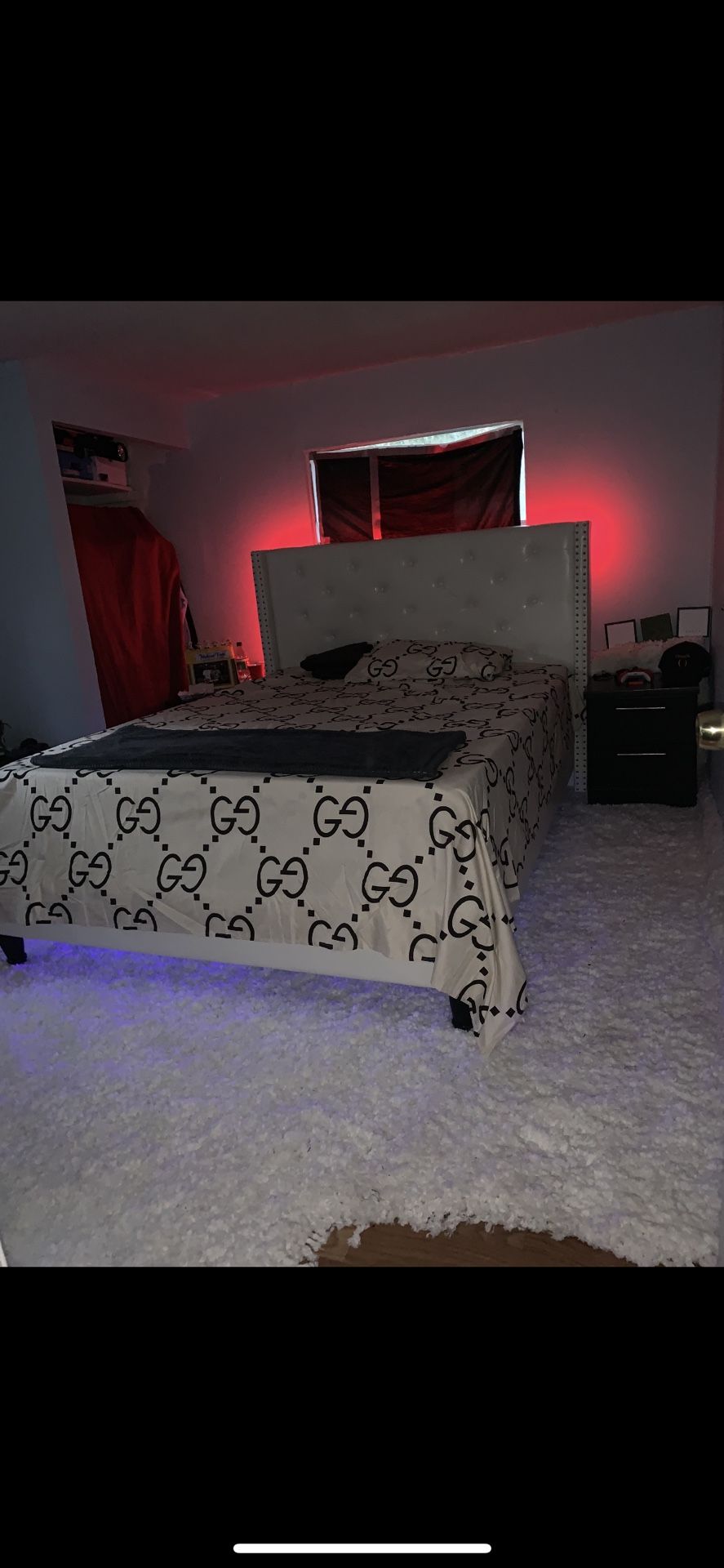 Bed ,Night , Stand ,Carpet ,Mirror All For $200