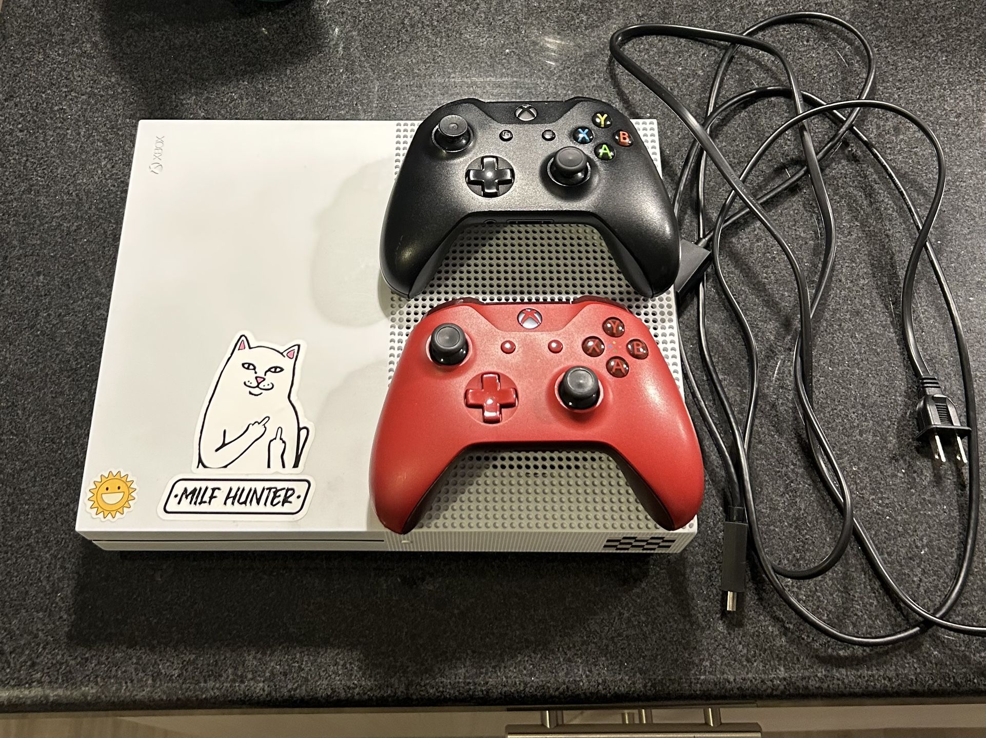 Xbox One S With 2 Controllers