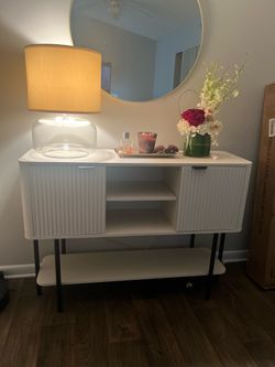 New in box -Entryway Table
