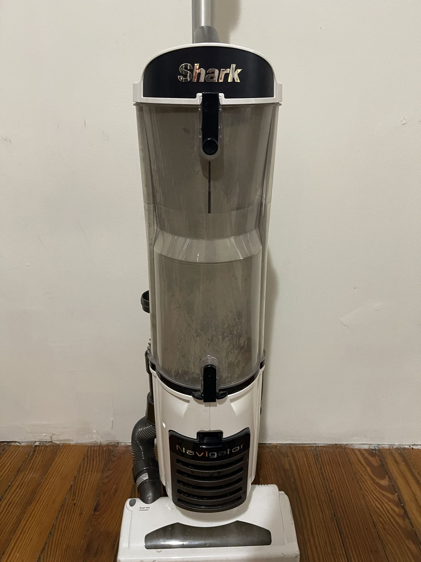 Shark NV356E Navigator Lift-Away Professional Upright Vacuum with Swivel Steering, HEPA Filter, XL Dust Cup, Pet Power, Dusting Brush, and Crevice Too