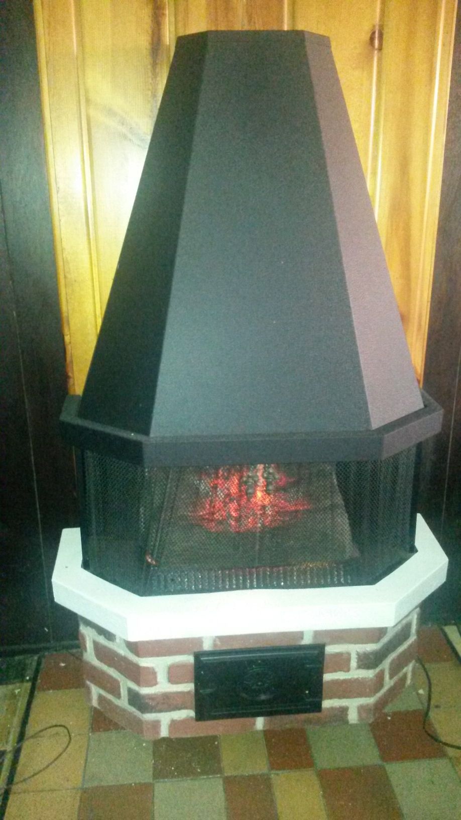 Beautiful mid-century fireplace with heat