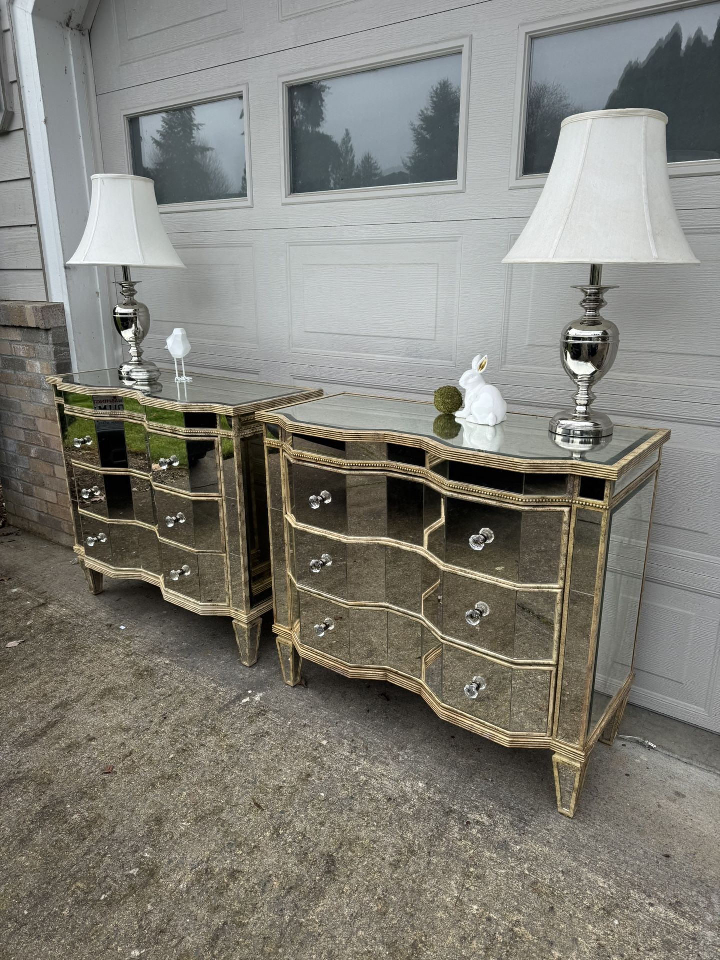 2 Dressers With Lamps