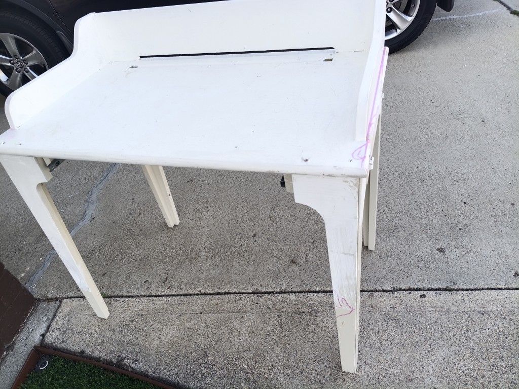 Free Ikea Desk And Tv Stand