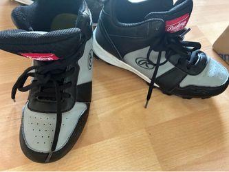 Rawlings, youth  baseball cleats 4.5 used but clean