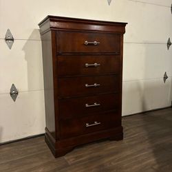 5-Drawer Cherry Dresser for Nursery or Kids (Slim Size)
