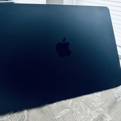 13.6-inch Macbook Air + Apple Magic Mouse