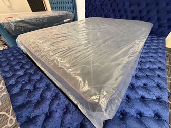BRAND NEW Beautyrest World class extra firm queen mattress