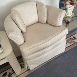 Lovely Club Chair With Back Cushion