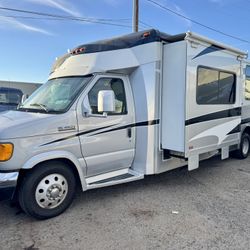2007 Itasca cambria 29H class C with 2 large slide outs only 61k miles