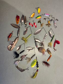 Large lot of vintage spinner fishing lures  for bass and trout