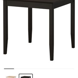 Dining Room Table And 4 Chairs 