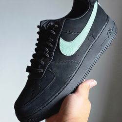 NIKE AIR FORCE 1 X TIFFANY
