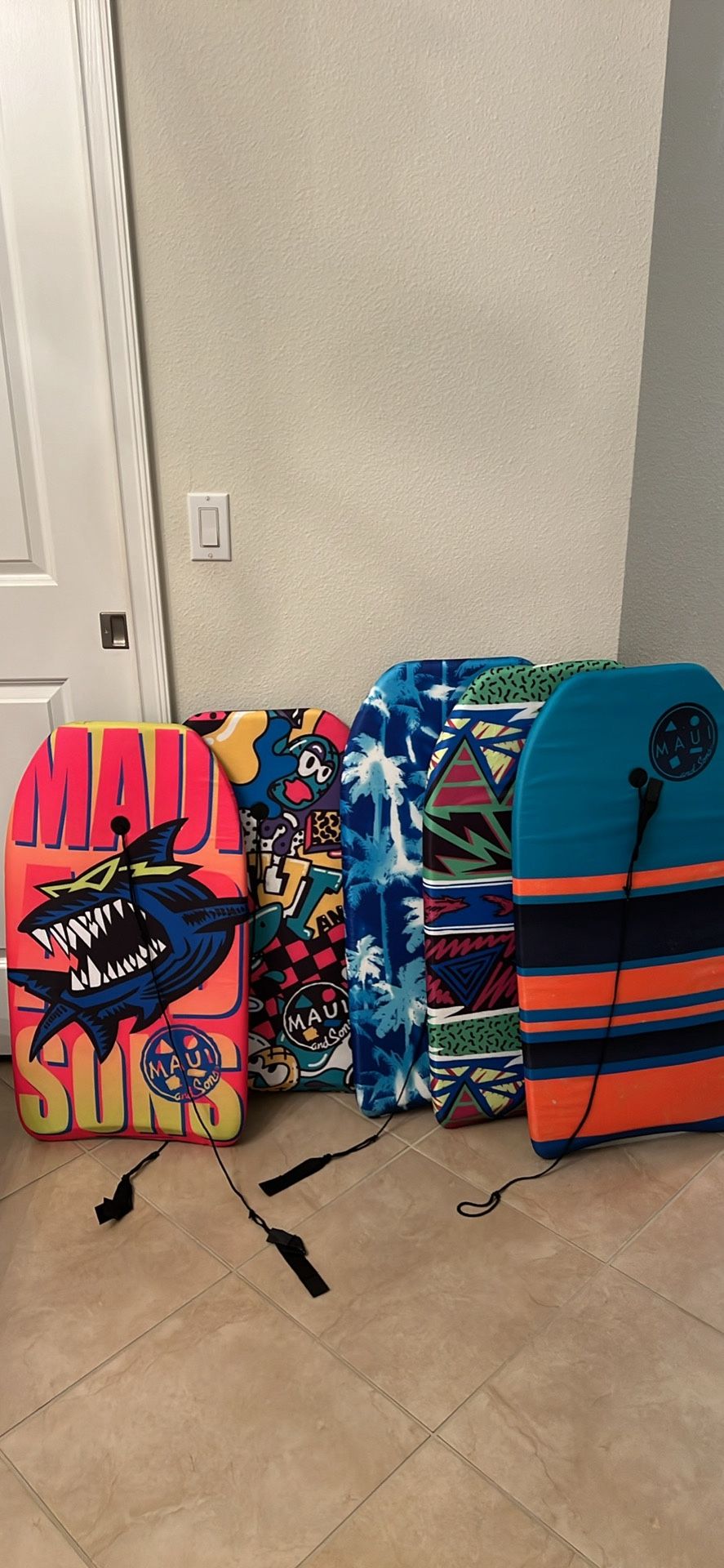 Maui and Sons 33 inch Lightweight Bodyboard with Leash