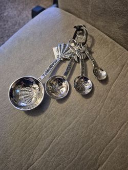 Measuring spoons, beach theme