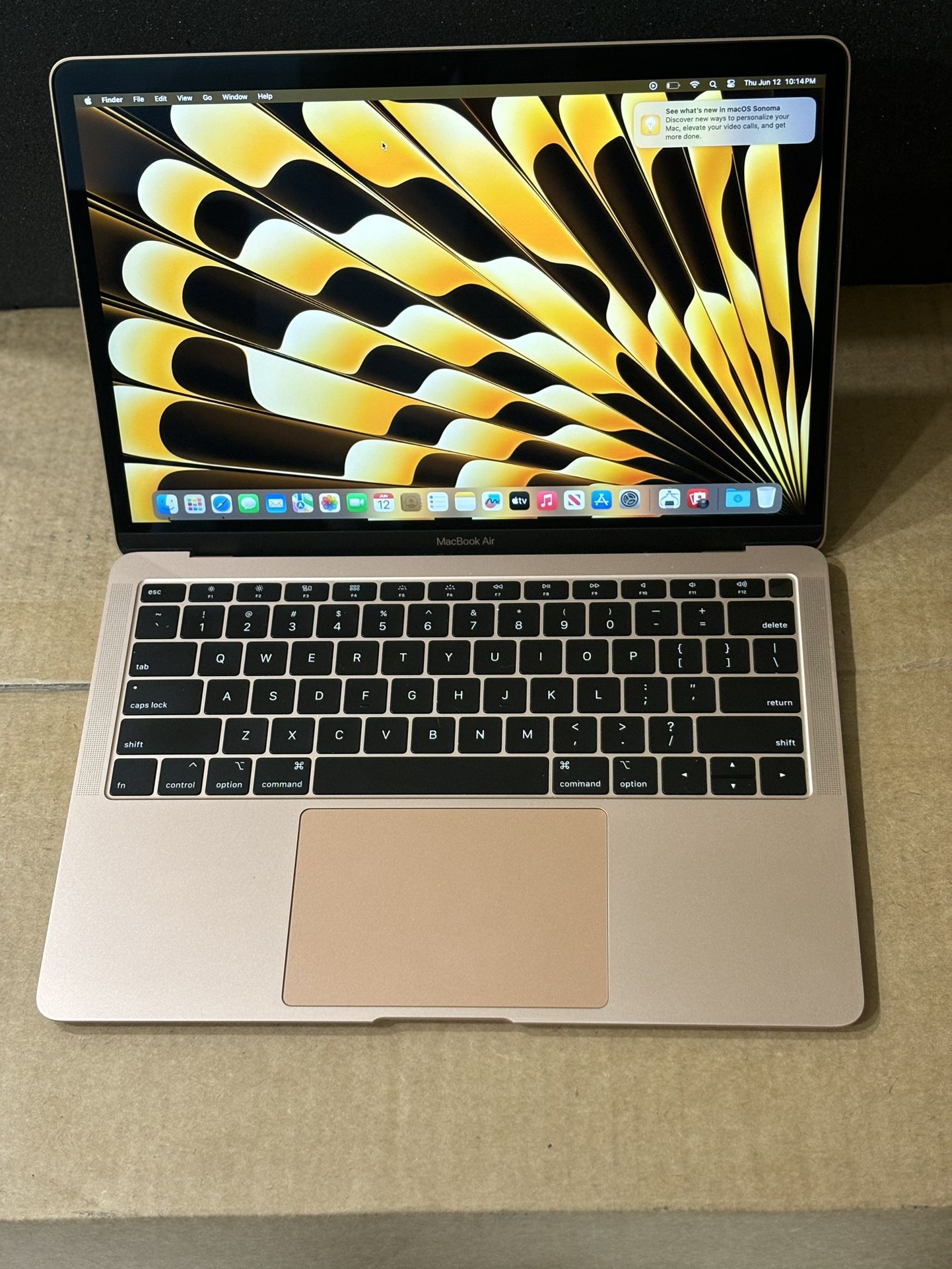 MacBook Air 13 2018 i5 8gb ram 256 Gb Ssd gold