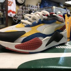 Junior Size 7 Puma Shoes 