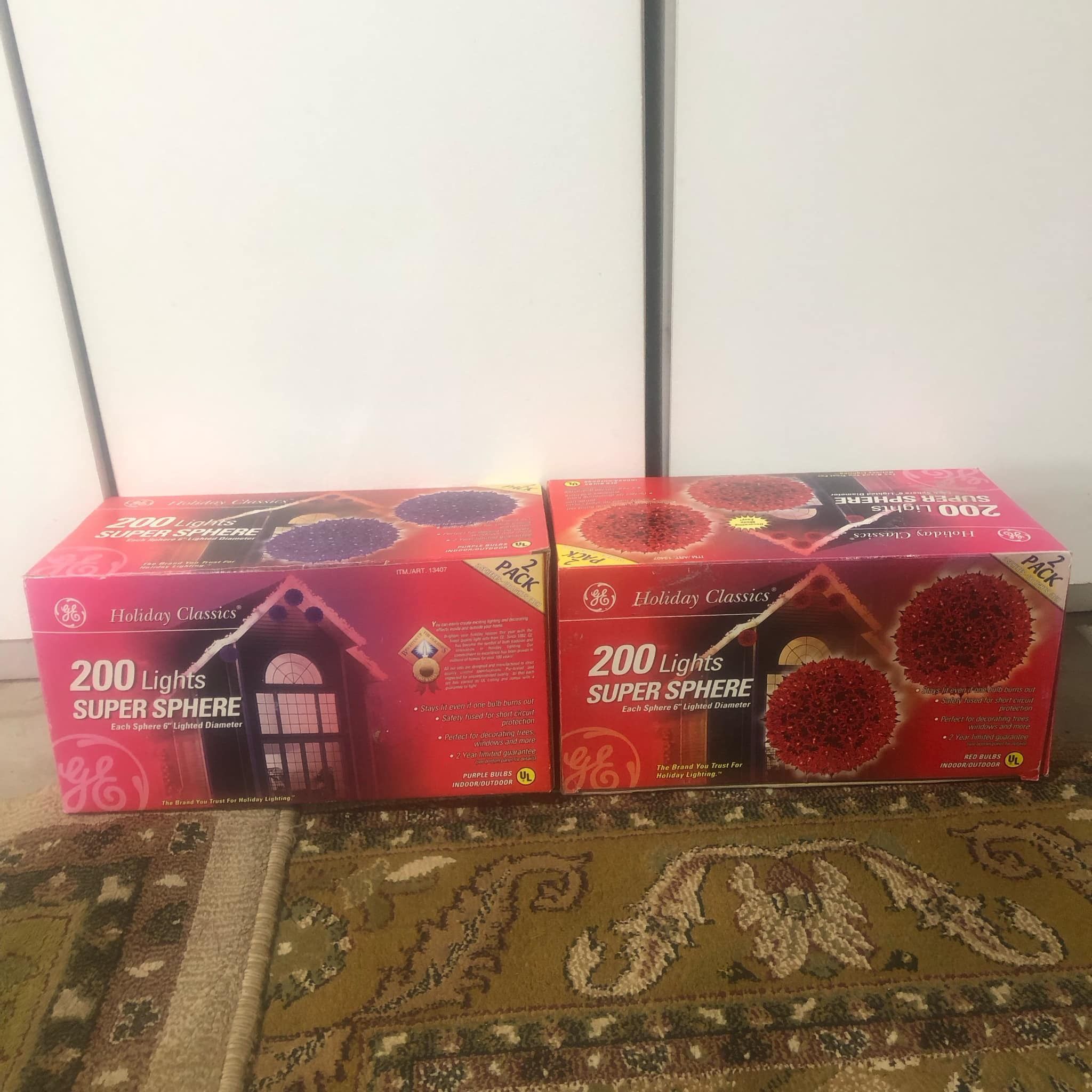 GE 200 Lights Super Sphere 2 Pack 100 Lights 6" Diameter Purple & Red In Box