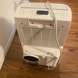 LG Air Conditioner 