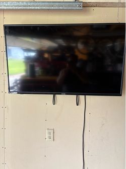 Toshiba 44 inch smart tv with remote
