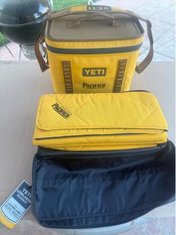Yeti Pacifico cooler and blanket