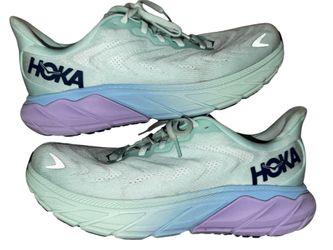 Women’s Hoka One Arahi 6 size 9