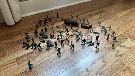 Plastic Army Men Soldier Figures Large Set