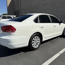 2014 Volkswagen Passat Wolfsburg ED