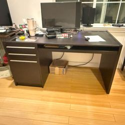 Wood Desk 60’x30’x31’