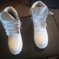Fresh to the Sole: Timberland 6" Premium All-White Waterproof Boots for Men Size 9 1/2 M