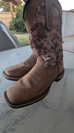 Men's camo boots 8.5wide