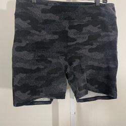 Lularoe 2XL Black Camo Biker Shorts