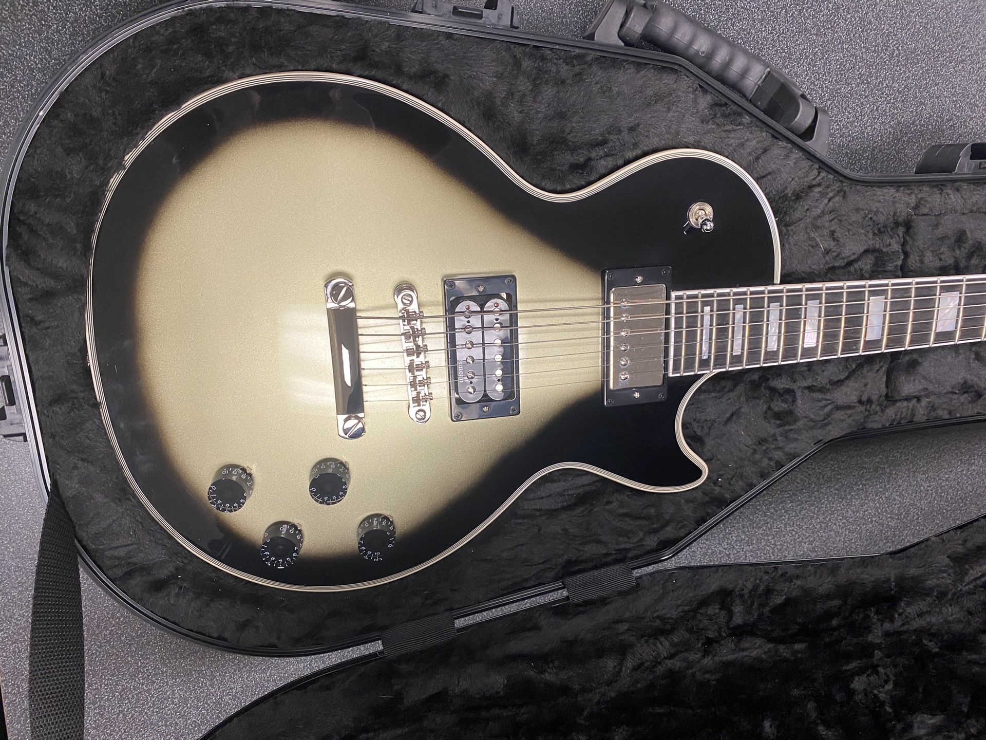 Adam jones custom Led Paul