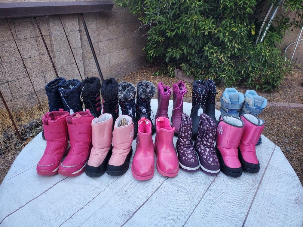 Girls Snow Boots Youth Size 1 (See Description)