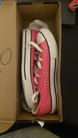 pink converse women’s shoe