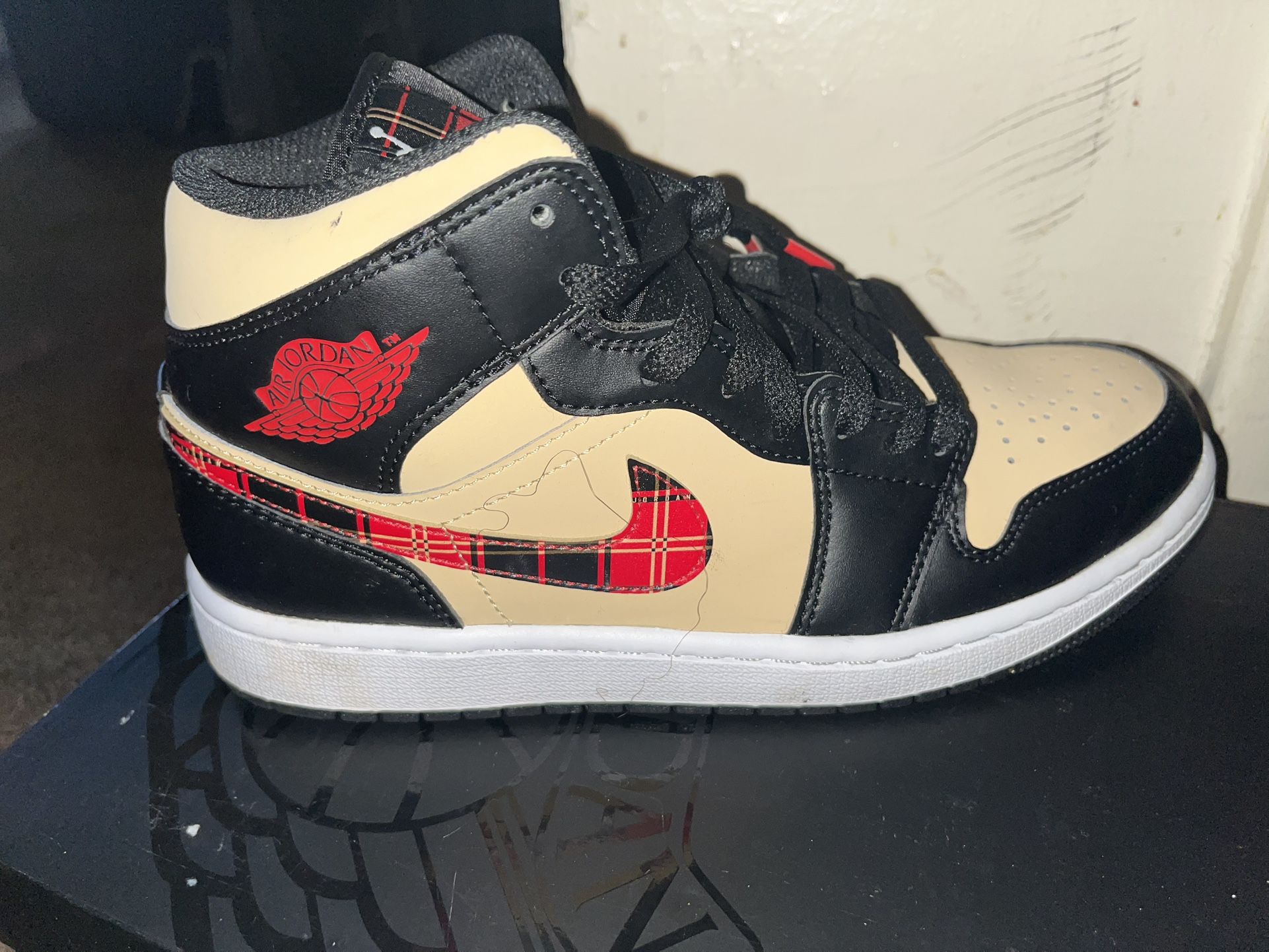 Jordan Mid Sesame (limited Edition)