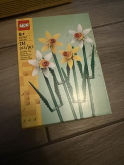 Lego daffodils - New In Box 