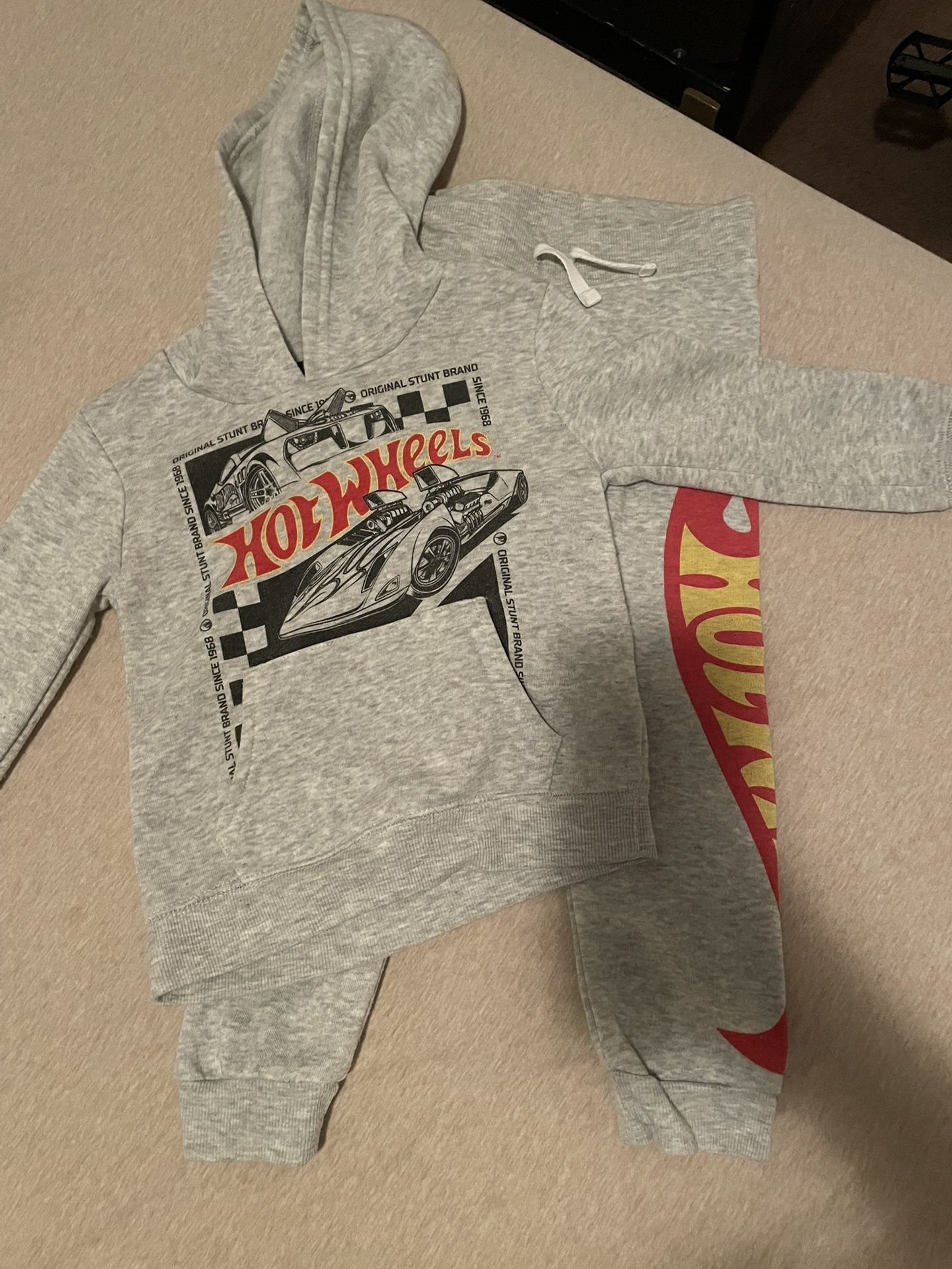 Hot Wheels Outfit