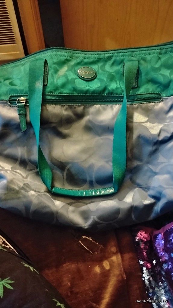 COACH HANDBAG MEDIUM