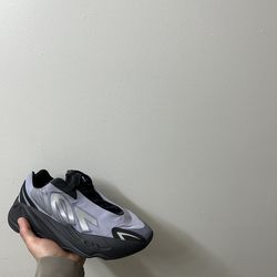 Yeezy 700 Geode (Size 8)