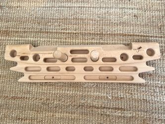 GRIPNATIC Wooden Climbing Hangboard + 2 Pegs