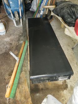RKI Metal Tool Box