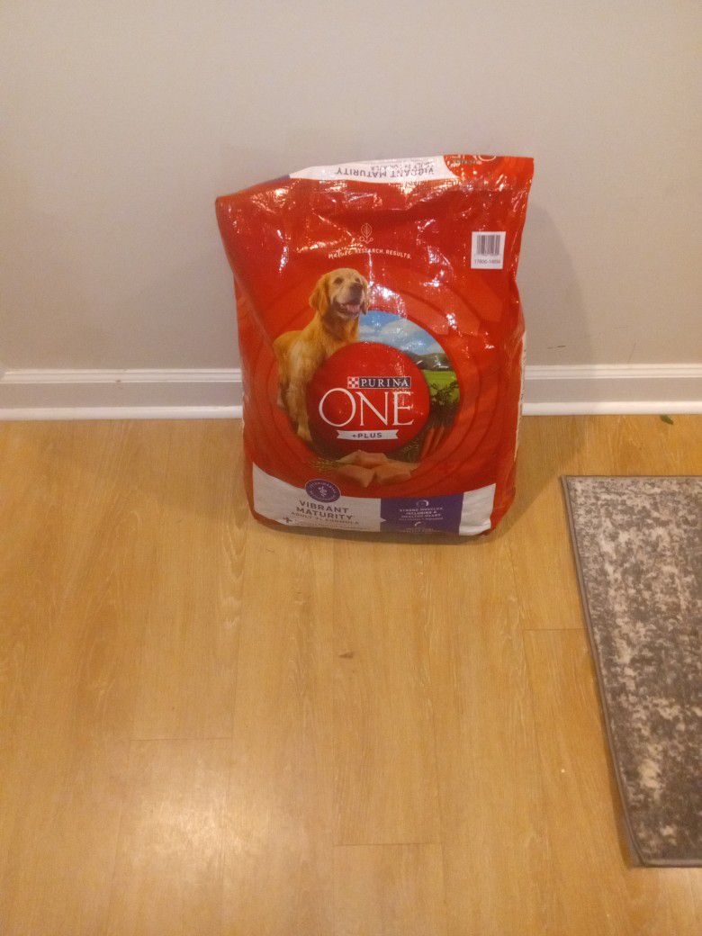 Purina One Brand New Bag Pick Up Only 31 Lb 