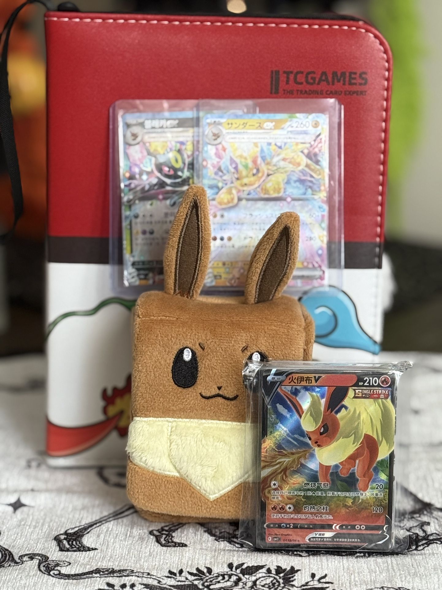 Pokemon Binder, Card Case & 20+ Cards