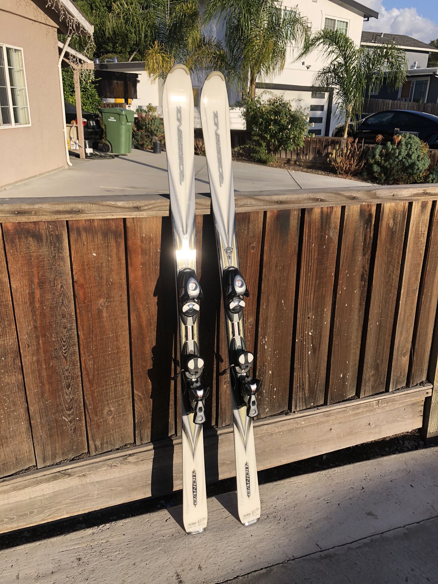 Rossignol Skis Bandit 160 cm w/Salomon bindings